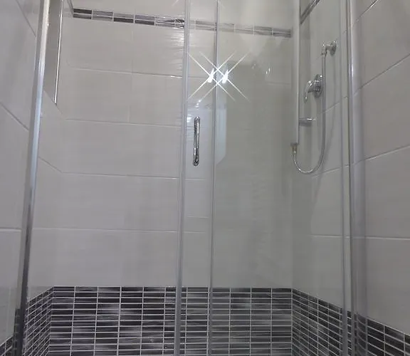 شقة Montebello House