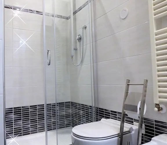 شقة Montebello House